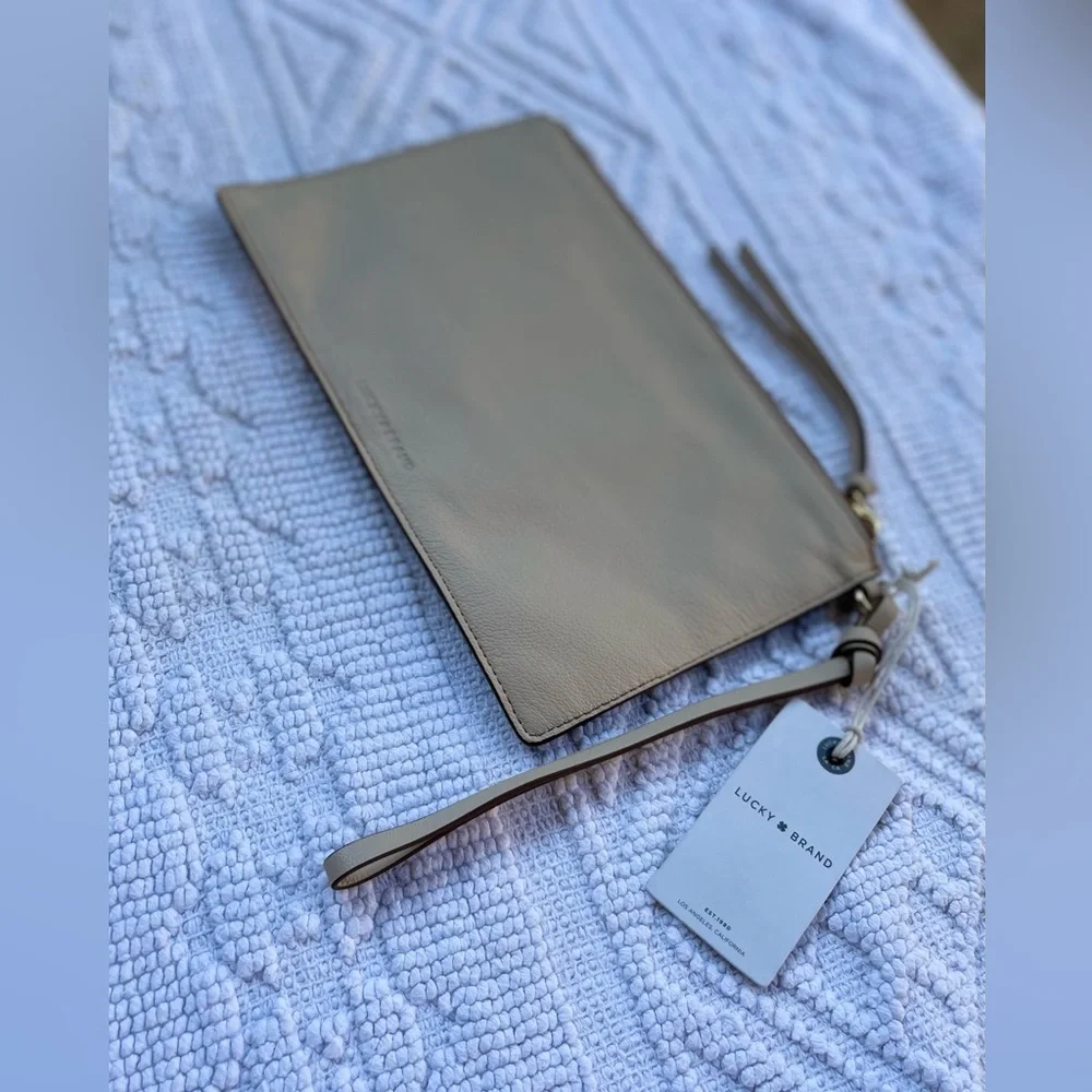 Lucky Brand | NWT Leather Wristlet Clutch